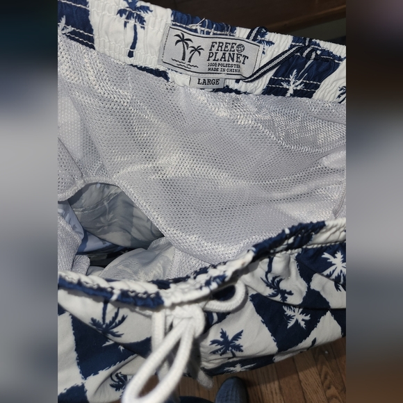 Men's swim trunks buy free planet palm tree checkerboard print size large - Picture 3 of 6